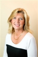 Agent Robin T Elliott (Ph: 303-995-0900) is listing 7704 South Pontiac Court, Centennial, CO 80112, MLS ID: 2517102