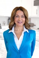 Agent Kim Glaser (Ph: +13036568735)