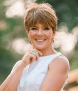 Agent Claudia Zandomeni (Ph: +15617041564)